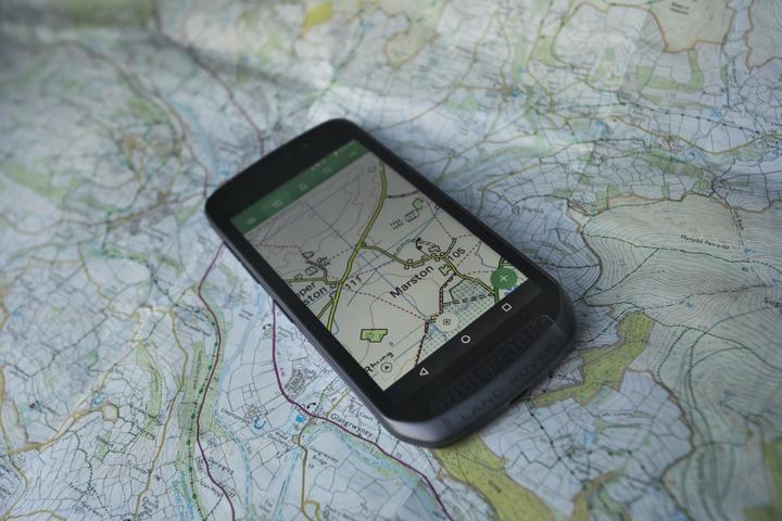 Actual product image Land Rover Explore (64 GB, Black, 5", Hybrid Dual SIM, 16 Mpx, 4G)