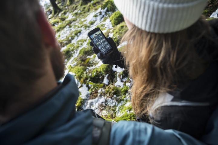 Actual product image Land Rover Explore (64 GB, Black, 5", Hybrid Dual SIM, 16 Mpx, 4G)