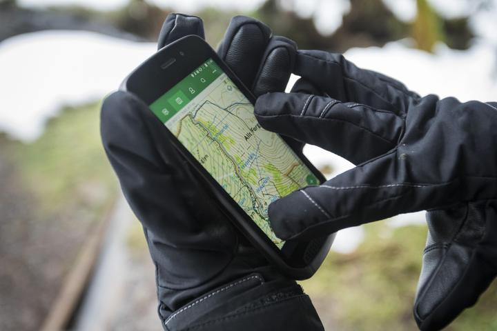 Actual product image Land Rover Explore (64 GB, Black, 5", Hybrid Dual SIM, 16 Mpx, 4G)