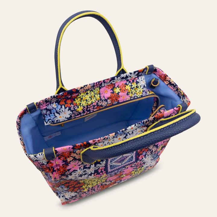 Actual product image Oilily Hana Schultertasche 26 cm