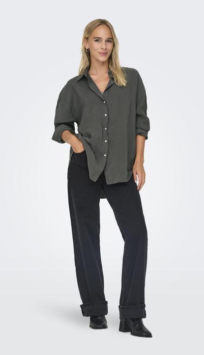 Actual product image Only Loose fit Shirt collar Sleeve cuffs with button Low set-in shoulder Shirt Shirt (XS)