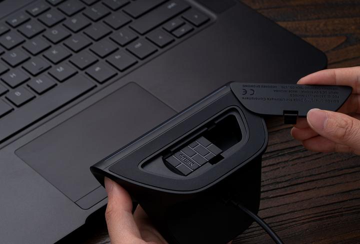 Actual product image 8bitdo Ultimate Controller with charging station (PC, Switch)