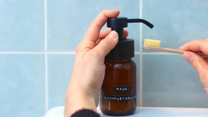 Actual product image Einfach Weniger Toothpaste starter set (powder and pump bottle)
