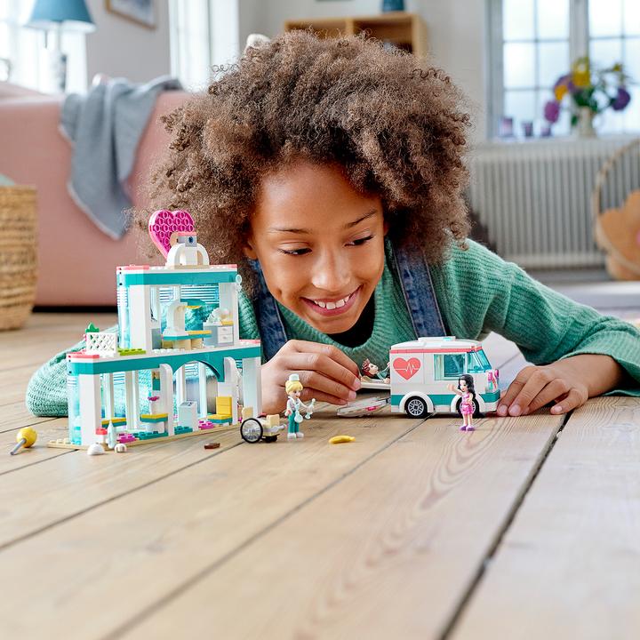 Actual product image LEGO Hospital of Heartlake City (41394, LEGO Friends)