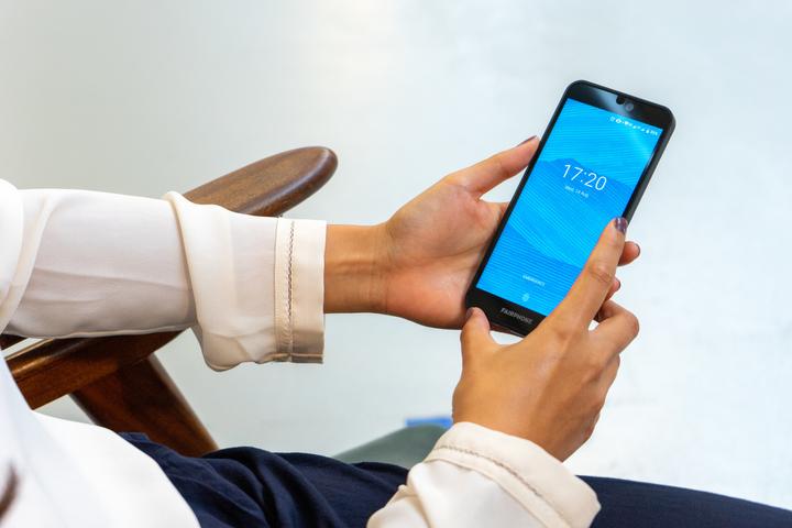 Produktbild Fairphone 3 (64 GB, Dark Translucent, 5.65", Dual SIM, 12 Mpx, 4G)