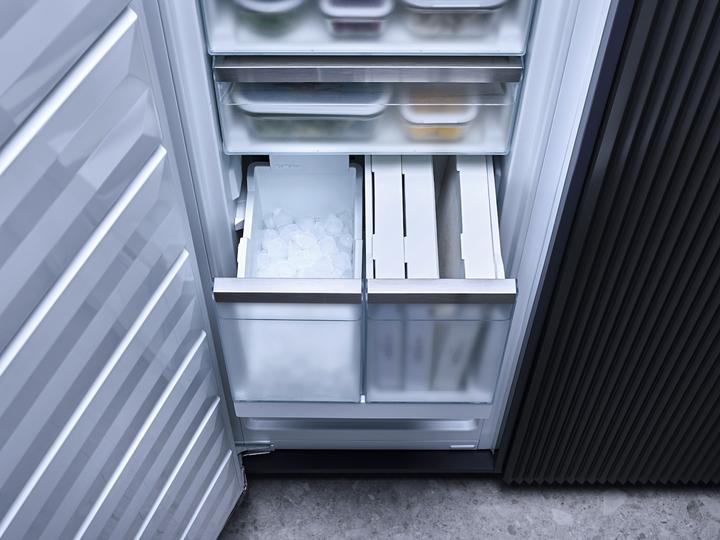 Actual product image Miele Freezers FNS 7774 D (Installation, 213 l)
