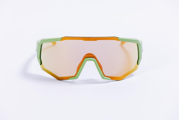 Immagine prodotto Coast Optics Occhiali sportivi Nita Verde muschio con sole oro e lenti trasparenti (Tappetino verde muschio, Lucidi, Sole d'oro)