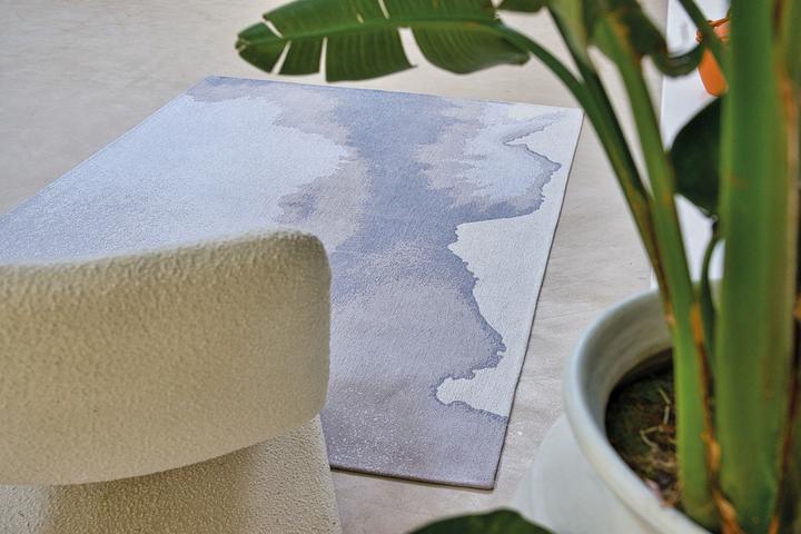 Actual product image Louis de Poortere Meditation Lagoon (240 x 340 cm)