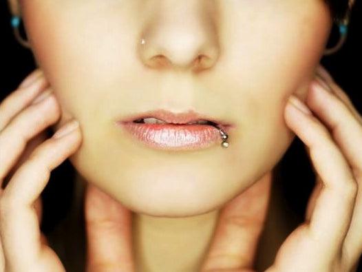 Produktbild Hermex Circular Barbell Piercing Edelstahl mit Zirkonia - Pink (Edelstahl)