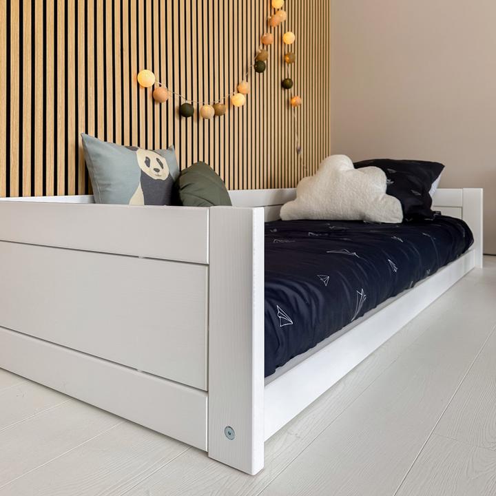 Actual product image Lifetime Kidsrooms Montessori bed 90 incl. deluxe slatted frame, fabric roof and Panda back panel
