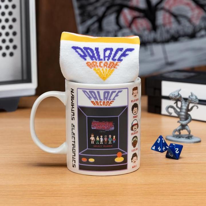 Image du produit Paladone Products Mug et chaussettes Stranger Things (300 ml, 1 x)