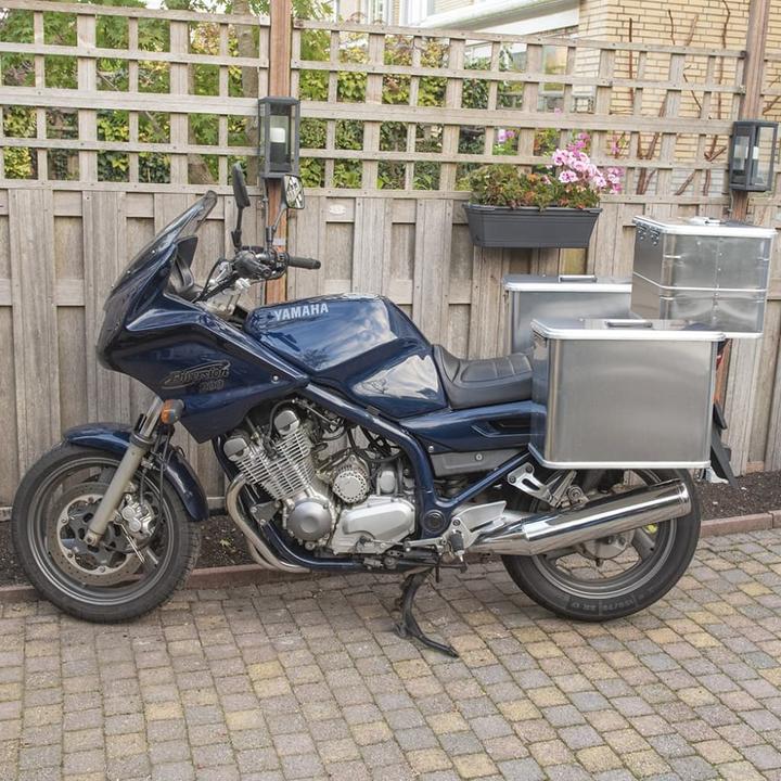 Produktbild ProPlus Aluminium Motorradkoffer mit Deckel und Zylindrischer Schloss Top Case 35L (35 l)