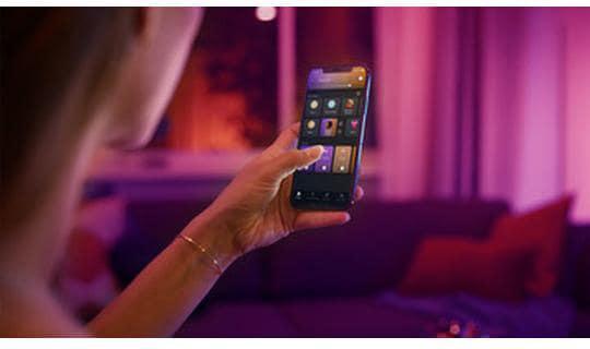 Produktbild Philips Hue White & Color BT (E14, 5.30 W, 470 lm, 1 x, G)
