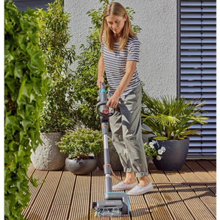Actual product image Gardena Cordless multi-cleaner Aqua Brush Patio 03/18V P4A (Rechargeable battery operated)