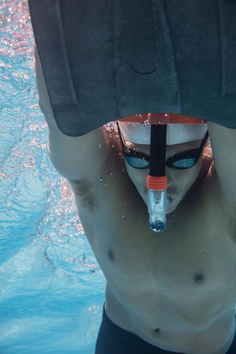 Actual product image Zoggs Centre Line Snorkel