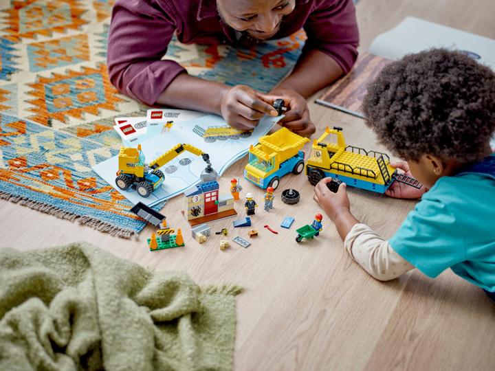 Actual product image LEGO Construction vehicles and crane with wrecking ball (60391, LEGO City)