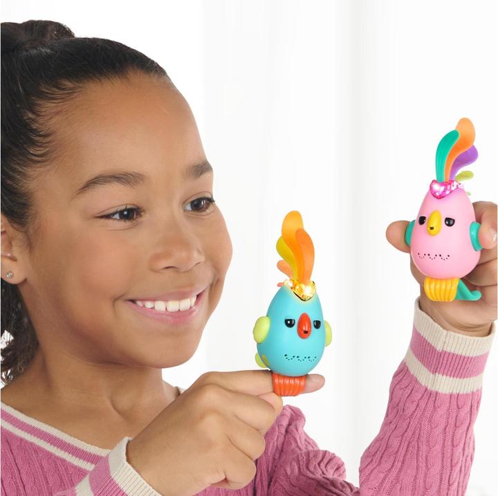 Image du produit WowWee Fingerlings Sweet Tweets Interactive Bird : Debbie, enregistrez et jouez des messages secrets, 40+ (Multilingue)