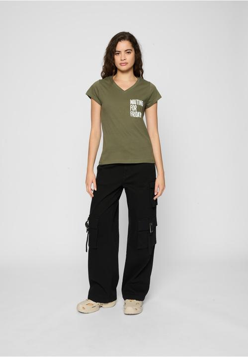 Immagine prodotto Mister Tee Maglietta da donna Waiting For Friday Box - 22285 (XS)