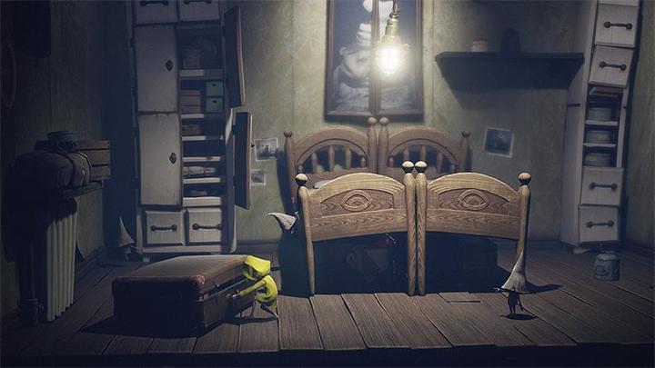 Actual product image Bandai Namco Little Nightmares Complete Edition (PS4) Standard+DLC Multilingual PlaySt (PS4, EN)