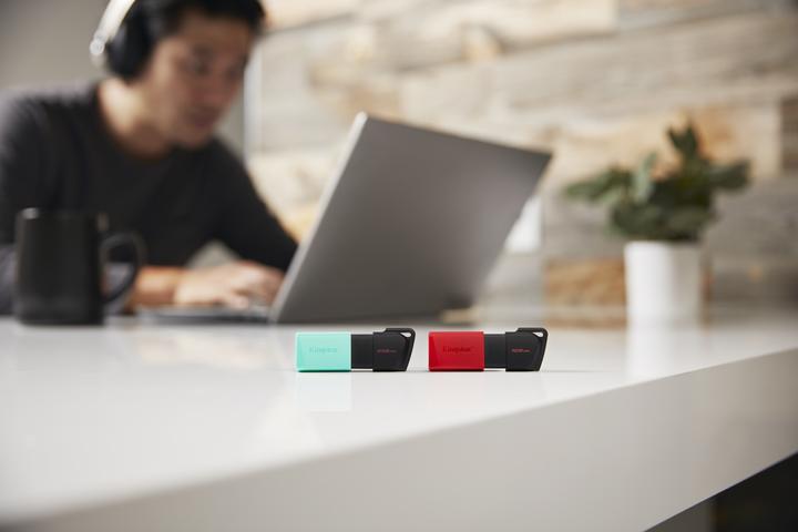 Produktbild Kingston DataTraveler Exodia M (128 GB, USB-A, USB 3.2)