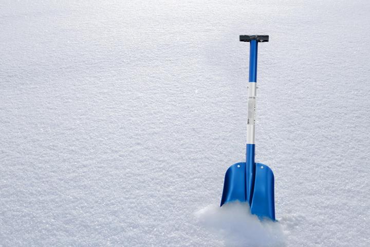 Produktbild BGS Aluminium-Schneeschaufel | mit steckbarem Schnellverschluss-Stiel