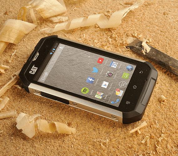 Actual product image Cat B15 (4 GB, Black, 4", Dual SIM, 5 Mpx, 3G)