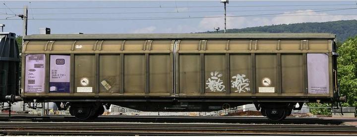 Actual product image Hobbytrain DB 2 sliding wall wagon Hbbiks-tt 305 Era IV (Track IV)