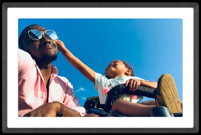 Actual product image Lexar Pexar 11" Digital Picture Frame 2K resolution WiFi enabled 32GB (11", 2000 x 1200 pixels)