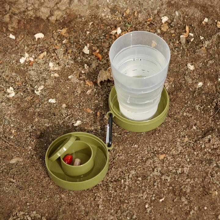 Immagine prodotto Kikkerland Bicchiere pieghevole con scomparto per pillole (CU340)