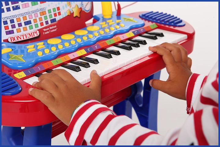 Actual product image Bontempi E-keyboard with microphone and stool
