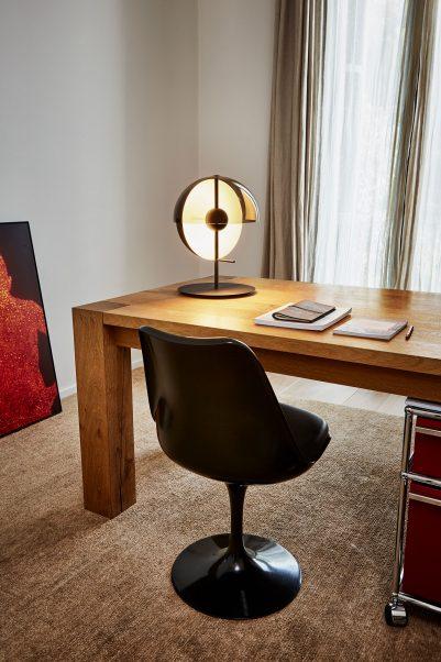 Actual product image Marset Table lamp Theia M (1066 lm)