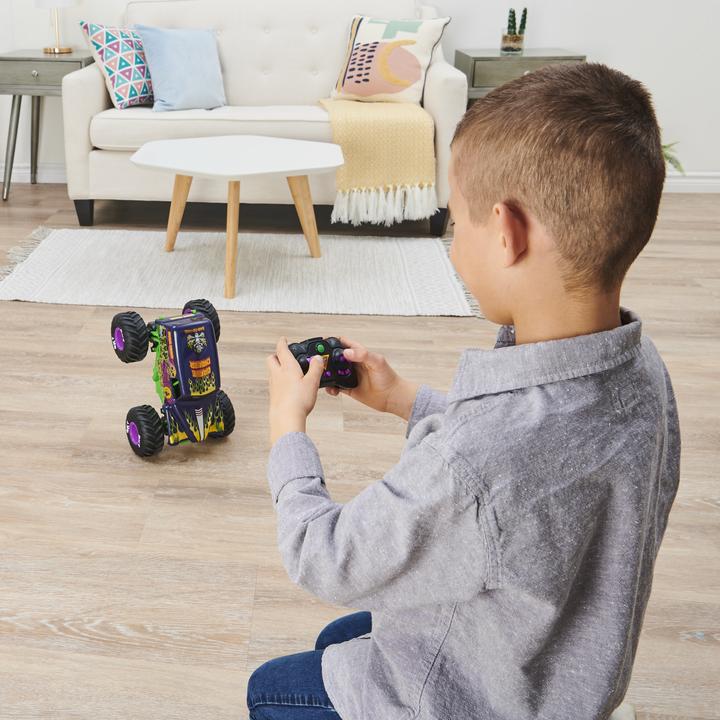 Actual product image Maki Monster Jam - Grave Digger Freestyle Force
