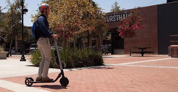 Productafbeelding Segway-Ninebot Ninebot KickScooter ES2 (25 km/h, 25 km, 300 W)