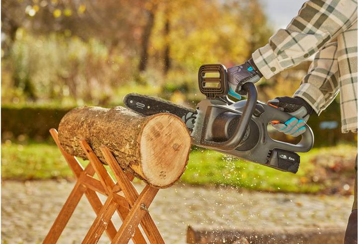 Actual product image Gardena Cordless chainsaw PowerSaw 250/18V P4A Ready-T-U Set (Battery chain saw)