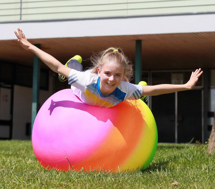 Actual product image Eduplay Regenbogen-Gymnastikball (100 cm)