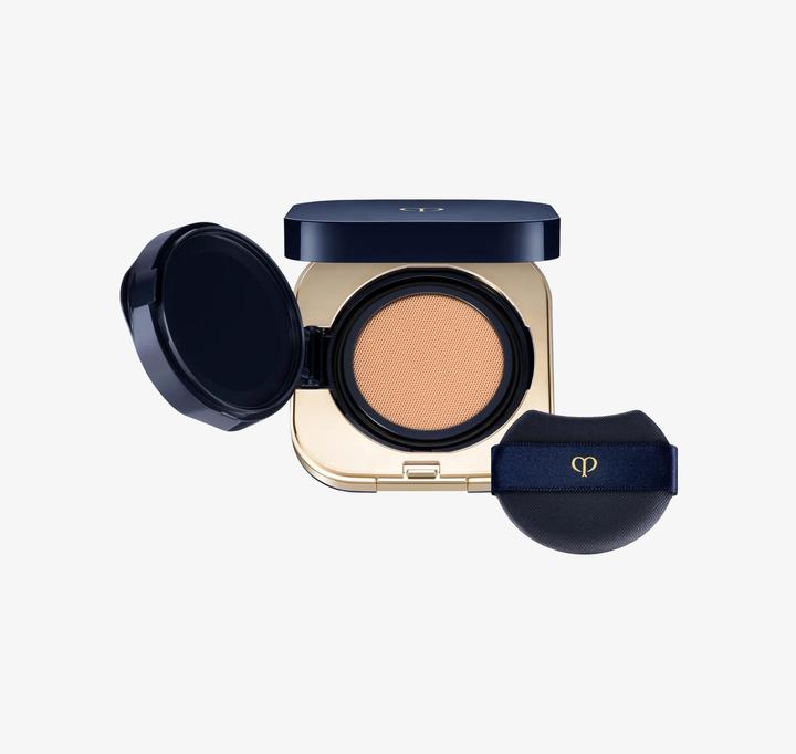 Actual product image Clé De Peau Cushion Foundation Natural O30 (O30 - Medium Ocher)