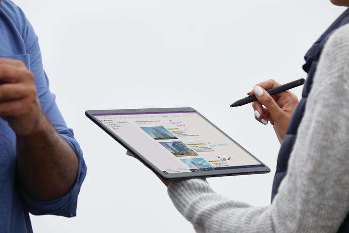 Produktbild Microsoft Surface Pro X (4G, 13", 256 GB, Matte Black)