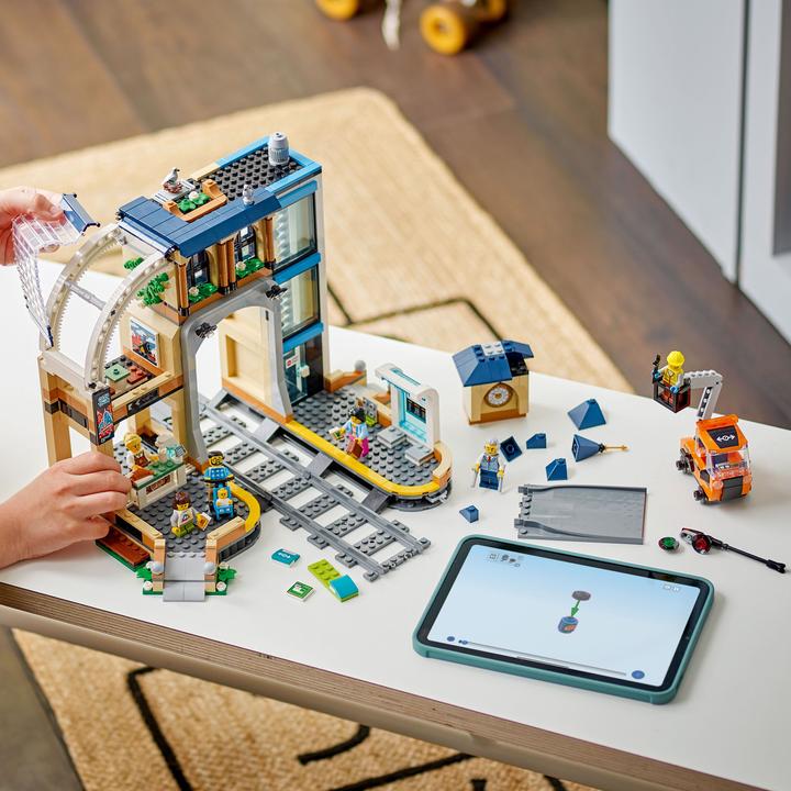 Productafbeelding LEGO Hauptbahnhof (60469, LEGO Stad)