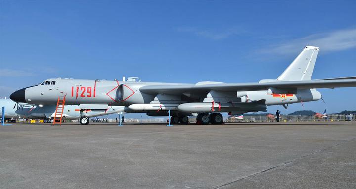 Actual product image Trumpeter Xian H-6K Stratedgic Bomber