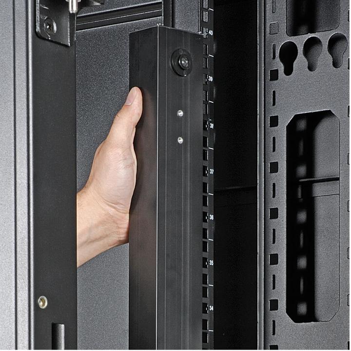 Actual product image Eaton Tripp Lite Series PDU Metered Vertical 7.4W 230V 8 C19 40 C13 IEC 309 32A 0U TAA