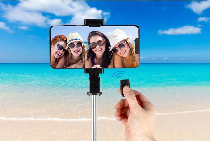 Actual product image Grundig selfie stick with tripod