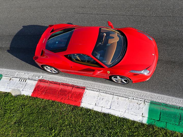 Produktbild Smartbox 1 Runde in einem Ferrari 458 Italia auf dem Hockenheimring (1 Pers.)