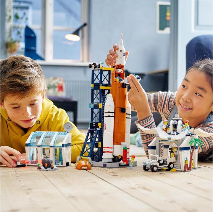 Actual product image LEGO Space Centre (60351, LEGO City, LEGO Rare Sets)