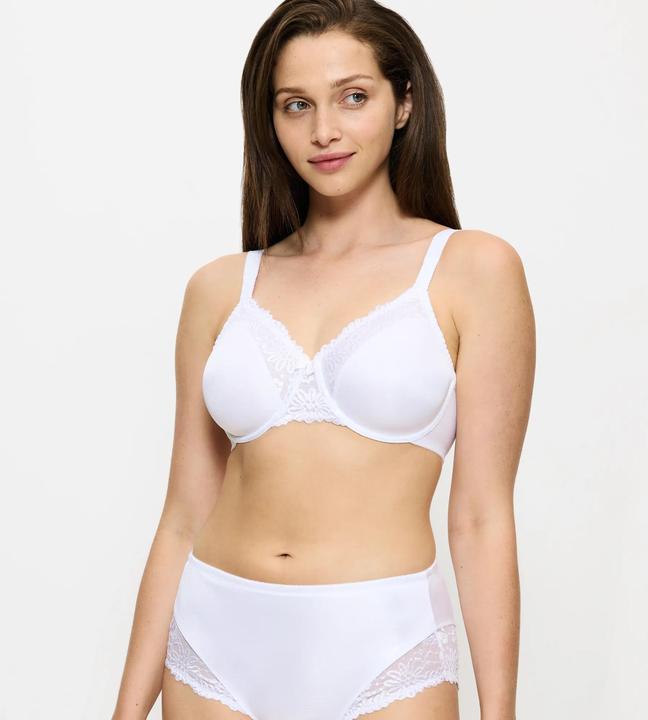 Actual product image Triumph Ladyform Soft W" cup bra (80 H, Single pack)