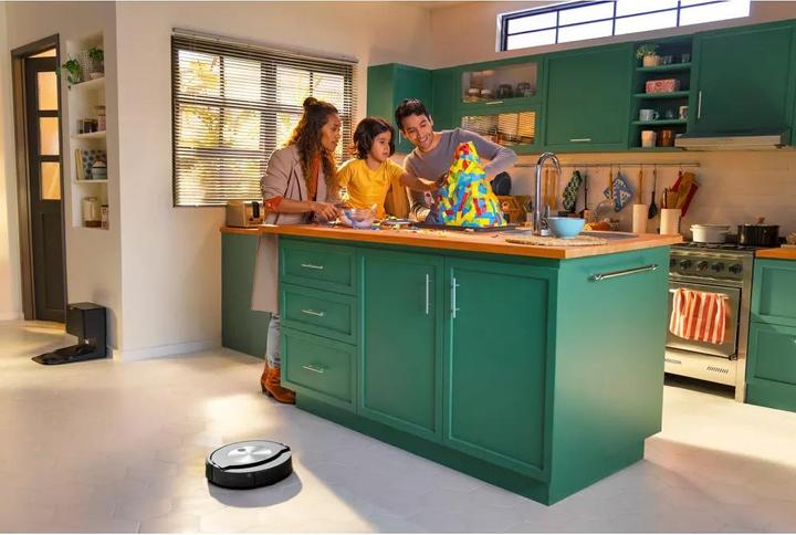 Image du produit iRobot Roomba Combo j7+ (Robot d'aspiration et de nettoyage)