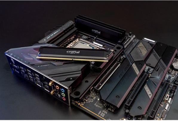 Immagine prodotto Crucial Pro Overclocking (1 x 16GB, 6000 MHz, RAM DDR5, U-DIMM)