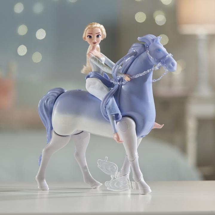 Image du produit Hasbro La magie de l'eau et les plaisirs de la campagne Elsa & Nokk