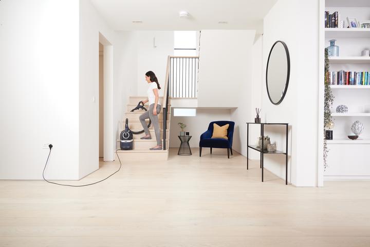 Actual product image Shark CZ250EUT Bagless Floor Vacuum Cleaner, Pet + AntiHair