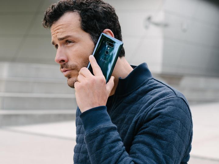 Produktbild HTC U12+ (64 GB, Translucent Blue, 6", Hybrid Dual SIM, 12 Mpx, 4G)