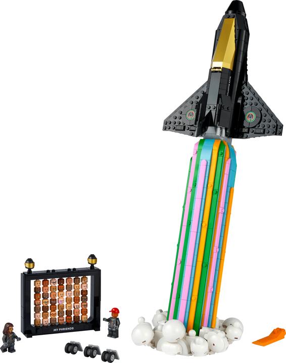 Actual product image LEGO Über dem Mond mit Pharrell Williams (10391, LEGO Icons, LEGO Rare Sets)